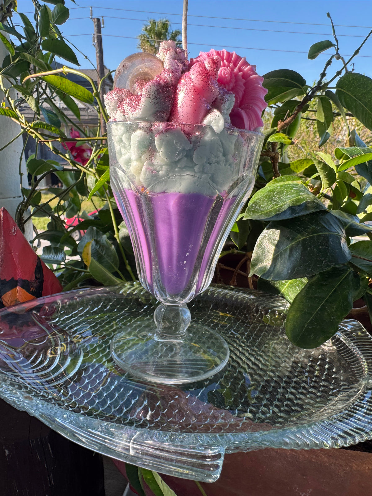 Lilac Galveston Stopper in Seawall Breeze with Fish Drip plate