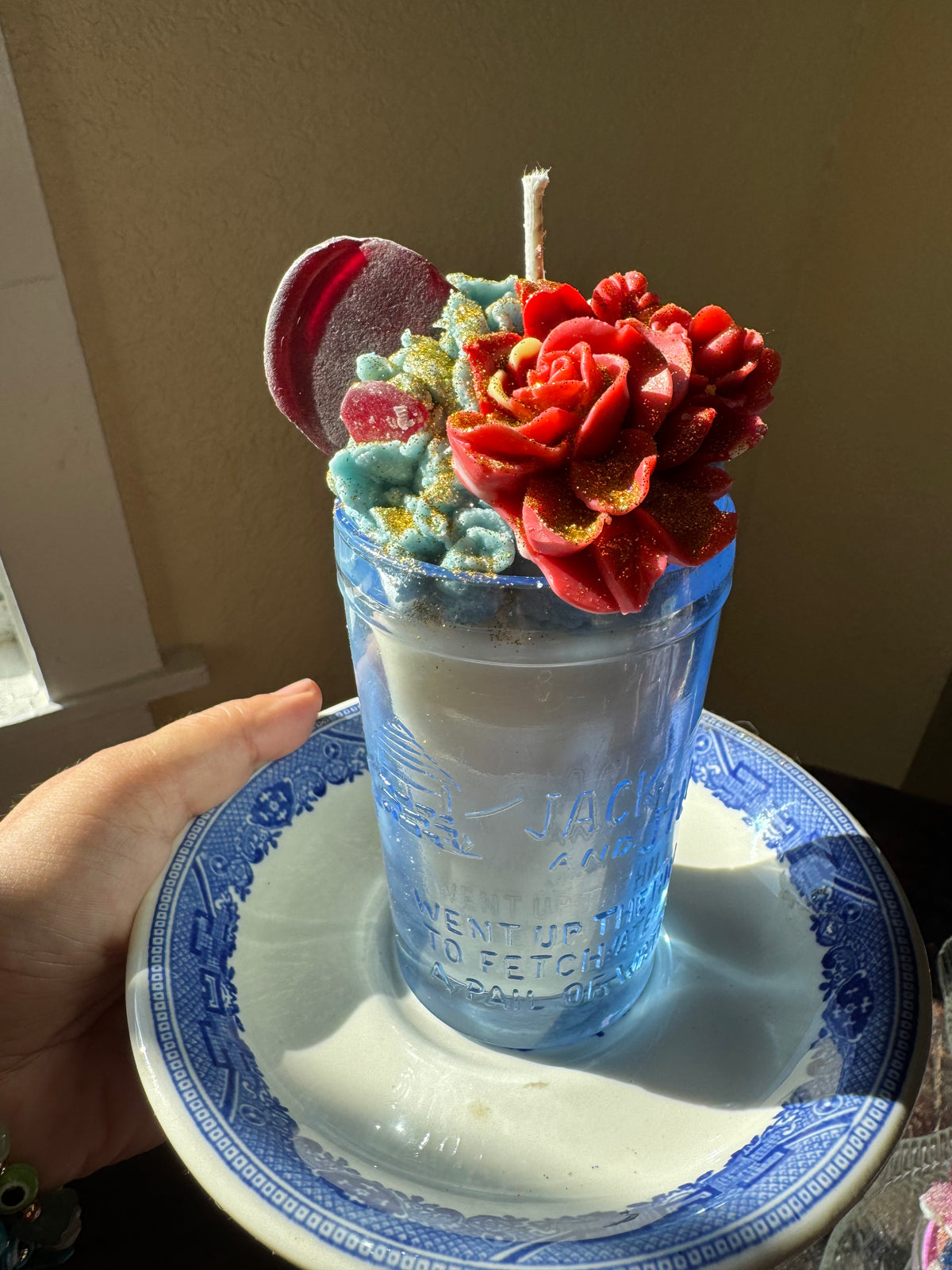 XL Galveston red seaglass in Seawall Breeze with blue willow Drip plate