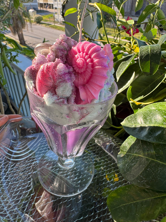 Lilac Galveston Stopper in Seawall Breeze with Fish Drip plate