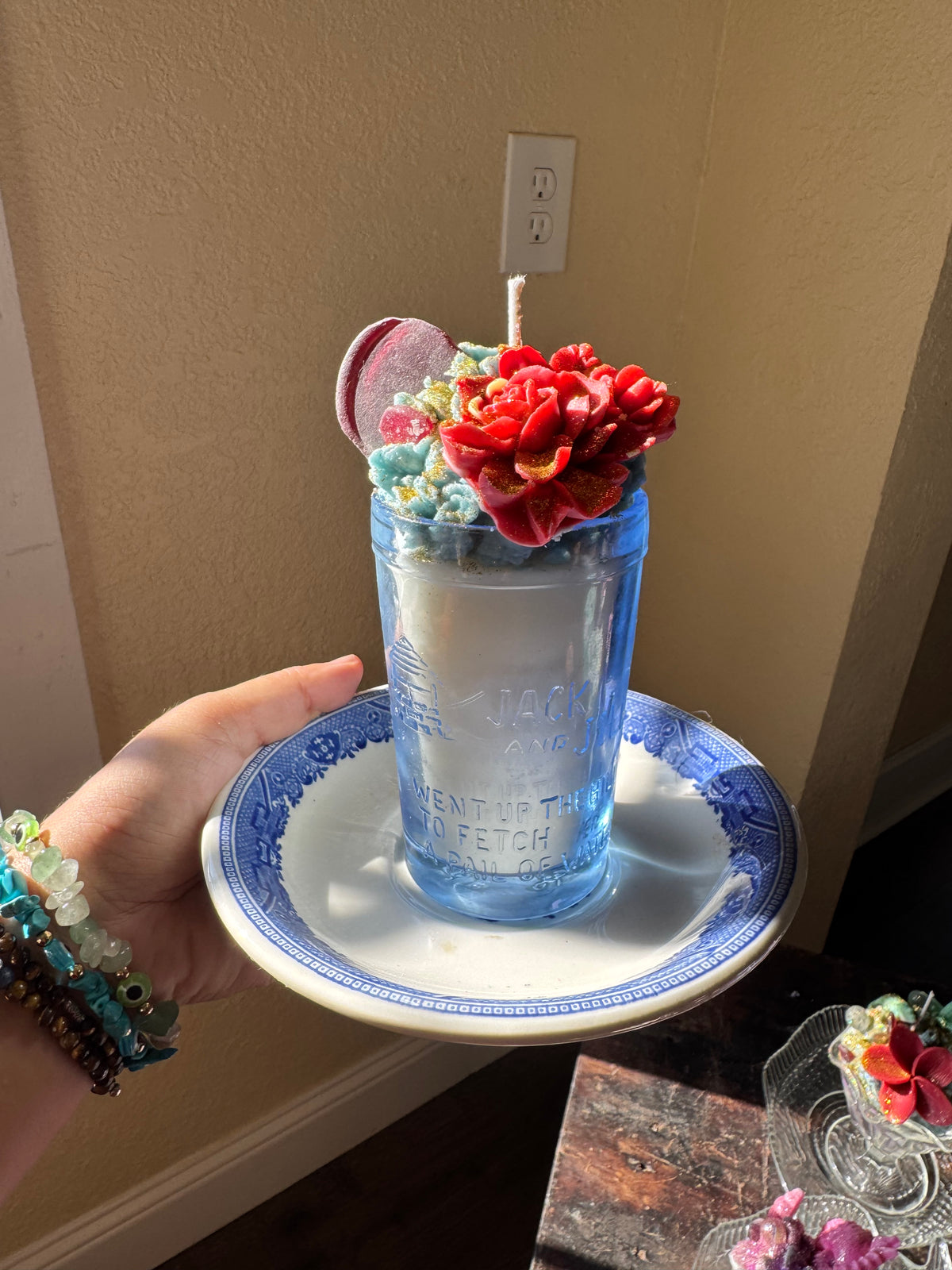 XL Galveston red seaglass in Seawall Breeze with blue willow Drip plate