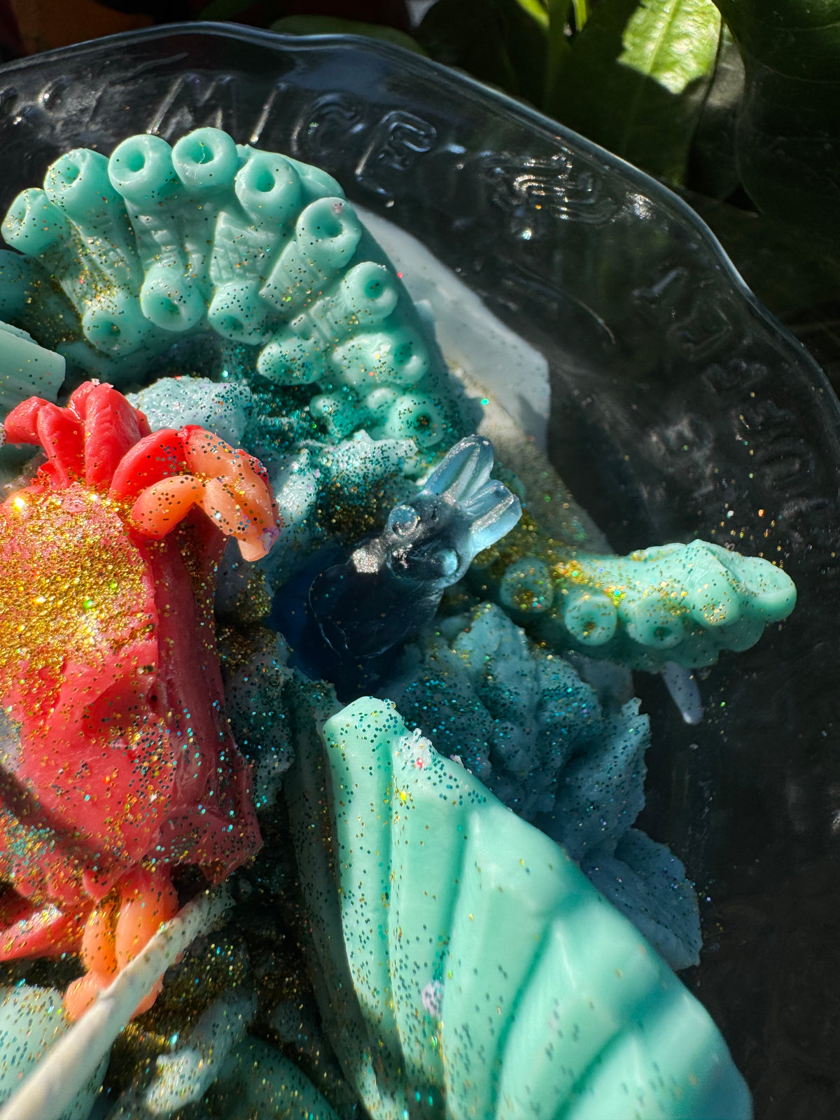 BLUE CZECH BUNNY, Galveston red seaglass in Seawall Breeze with Fish Drip plate