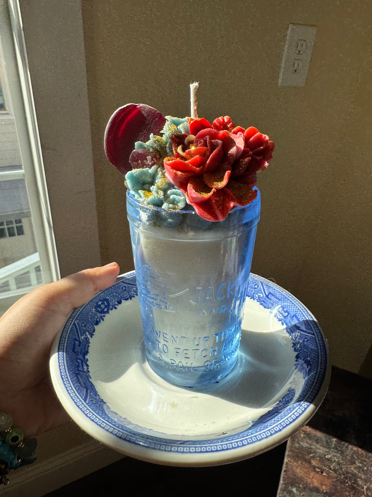 XL Galveston red seaglass in Seawall Breeze with blue willow Drip plate
