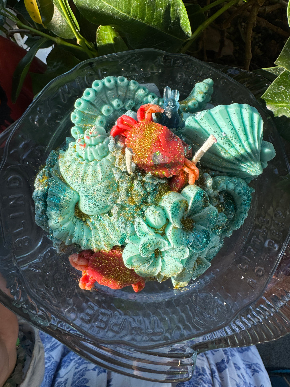 BLUE CZECH BUNNY, Galveston red seaglass in Seawall Breeze with Fish Drip plate